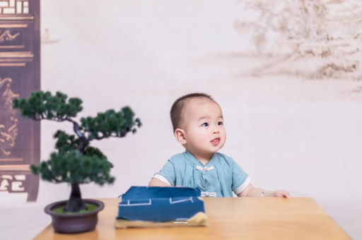 伊犁宝宝喊肚子疼怎么回事